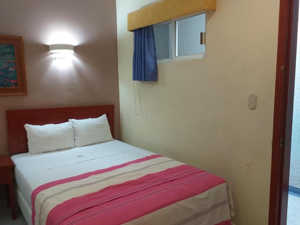 Hotel El Espanol Centro Historico ميريدا المظهر الخارجي الصورة